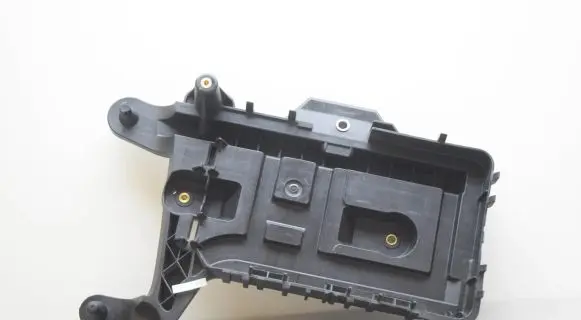 Volkswagen Jetta VI Battery box tray 1K0915333