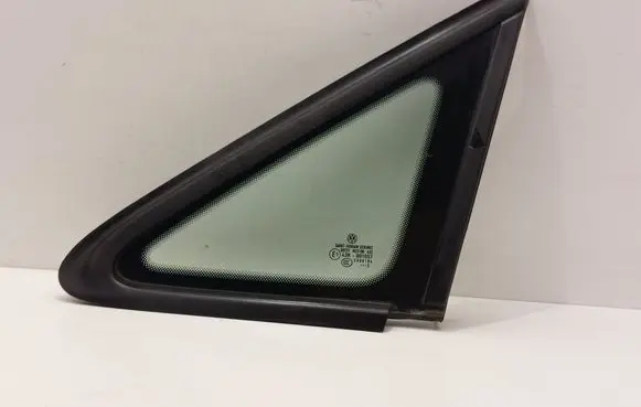 Volkswagen Caddy Front triangle window/glass 2K5845411