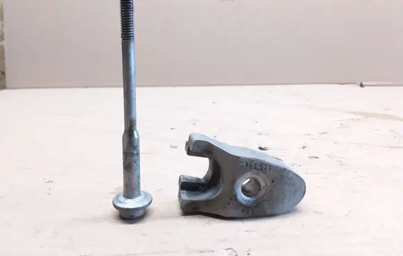 Audi A6 S6 C7 4G Fuel Injector clamp holder 059216J