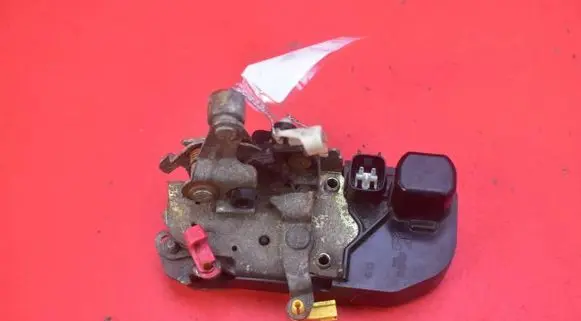 Jeep Grand Cherokee (WK) Front door lock