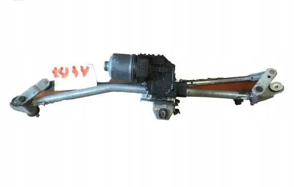 Audi A4 S4 B7 8E 8H Front wiper linkage and motor