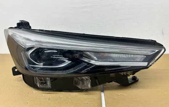 MG MG5 ev Headlight/headlamp 10796250