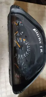 Mercedes-Benz E W124 Speedometer (instrument cluster) 0338111129 7280695