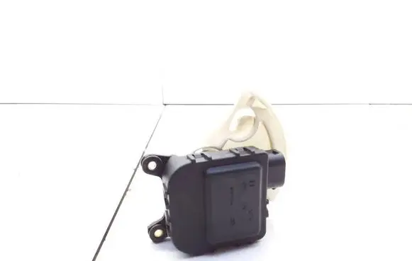 Volkswagen PASSAT B5 Air flap motor/actuator 8D1820511E 0132801148