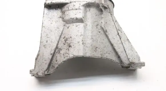 Honda CR-V Engine mount bracket