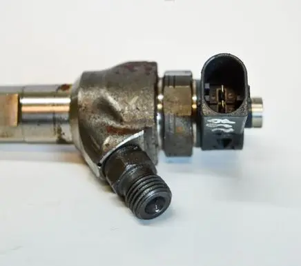Audi A6 S6 C7 4G Fuel injector 04L130277AE