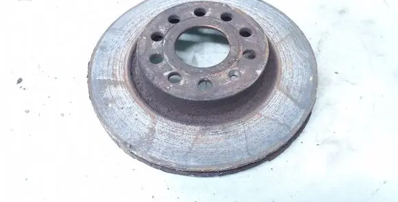 Volkswagen Golf V Front brake disc