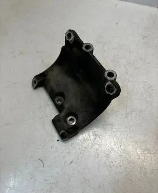 Iveco Daily 4th gen A/C compressor mount bracket 504047884