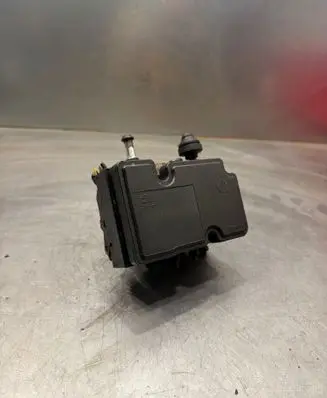 Suzuki Grand Vitara II ABS Pump 06210906943 X2T38371M1
