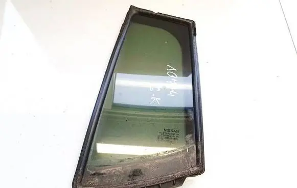Nissan Leaf I (ZE0) Rear vent window glass dot682m5532as3