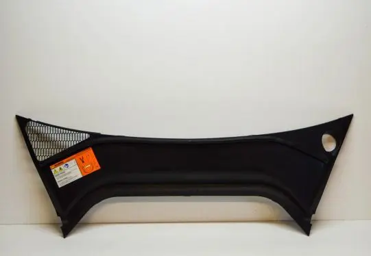 Tesla Model S Wiper trim 100632900D