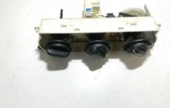 Opel Vectra B Climate control unit 6081f1a