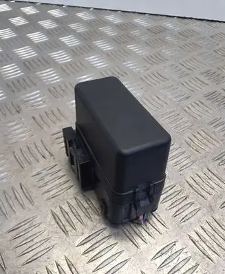 Nissan Qashqai Relay mounting block 24382AD100