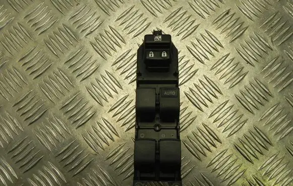 Toyota Yaris Electric window control switch 9902N3N T5300
