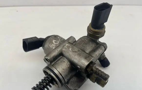 Audi A6 S6 C6 4F Fuel injection high pressure pump 06E906051K 06F025F 06F127025F