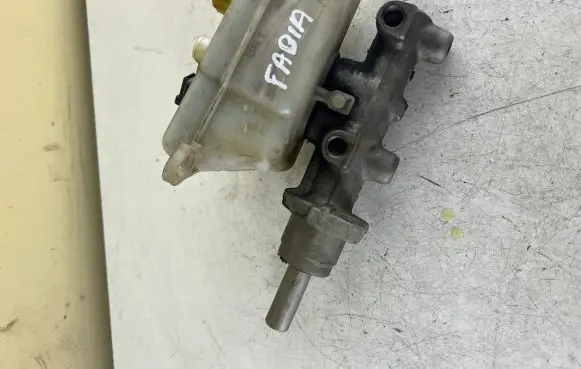 Skoda Fabia Mk2 (5J) Master brake cylinder