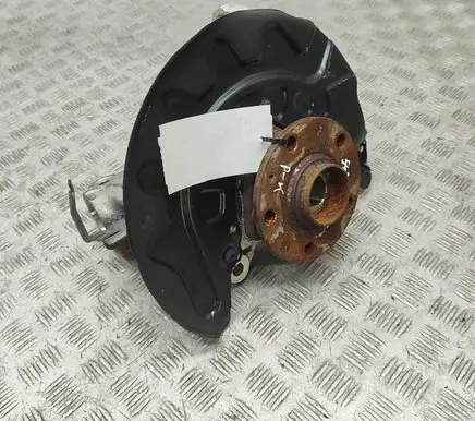 Audi Q3 F3 Front wheel hub 5Q0407257C