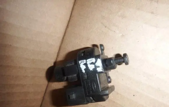 Ford Mondeo Mk III Brake pedal sensor switch 93BB13480BC