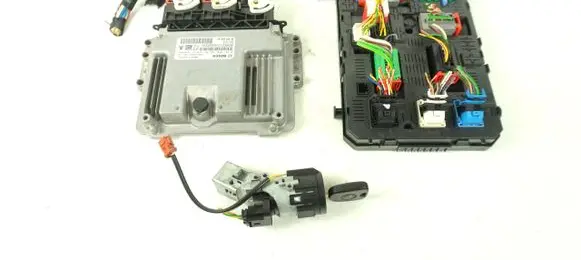 Peugeot Partner Engine control unit/module ECU 0281030546 9807885980