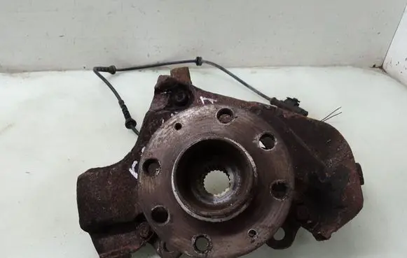Opel Corsa D Front wheel hub spindle knuckle