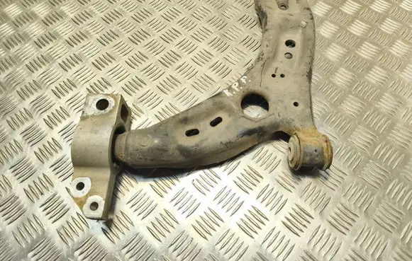 Volkswagen PASSAT B7 Front lower control arm/wishbone