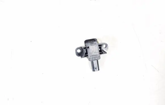 Mercedes-Benz GL X166 Airbag deployment crash/impact sensor A1668210351