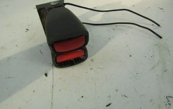 Volvo S40 Rear seatbelt buckle 