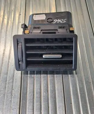 Ford Focus C-MAX Dashboard side air vent grill/cover trim 3M51R018B09