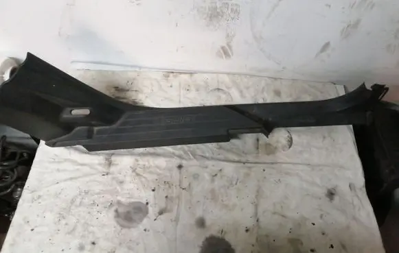 Volvo XC90 Side skirt rear trim 