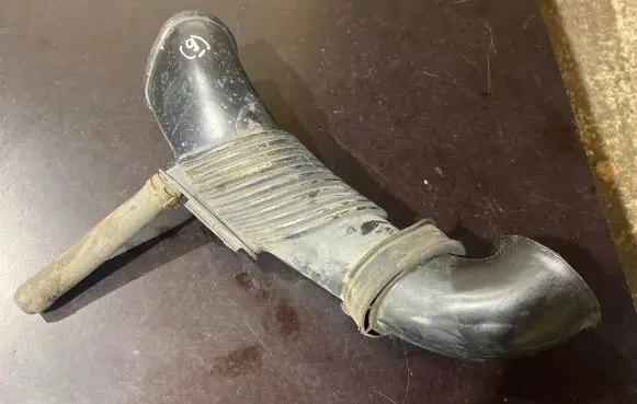 Audi Q7 4L Air intake duct part 7L6129609E