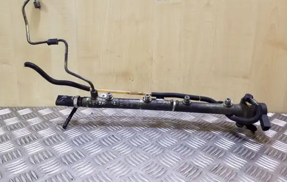 Mercedes-Benz A W168 Fuel main line pipe A6680700095 0445214005