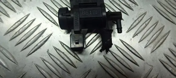 Volkswagen Golf IV Vacuum valve 1J0906283A