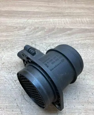 Volkswagen Golf IV Mass air flow meter 06A906461 0280217121