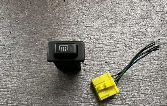 Mitsubishi Pajero Other switches/knobs/shifts MR168570