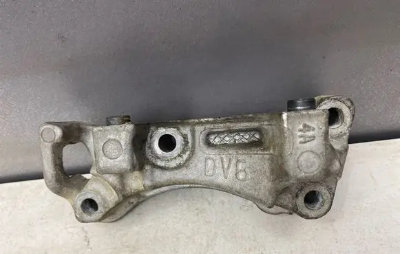 Citroen Berlingo Engine mounting bracket 9688615780