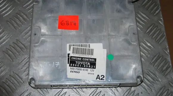 Toyota Avensis T250 Engine control unit/module 8966105A21