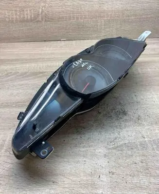 Toyota Verso Speedometer (instrument cluster) 838000F170 MB2574500537