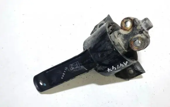 Chevrolet Tacuma Engine mount bracket