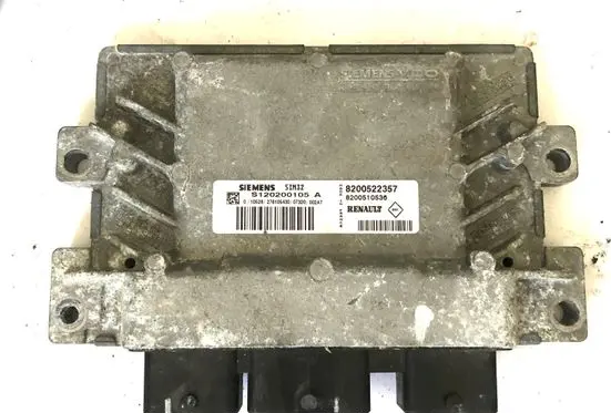 Renault Megane II Engine control unit/module 8200399038