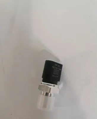 Volkswagen PASSAT B8 Air conditioning (A/C) pressure sensor 4H0959126B