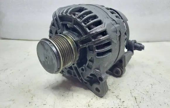 Mitsubishi Grandis Generator/alternator 06F903023F