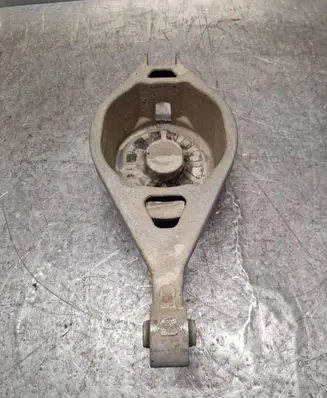 Rear control arm