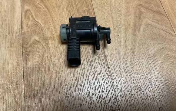 Volkswagen PASSAT B6 Turbo solenoid valve 1K0906283A 0787E