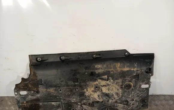 Nissan Qashqai Center/middle under tray cover 