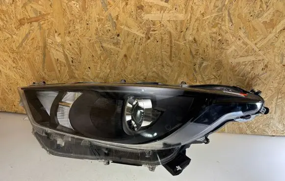 Toyota Yaris XP210 Headlight/headlamp MI02063