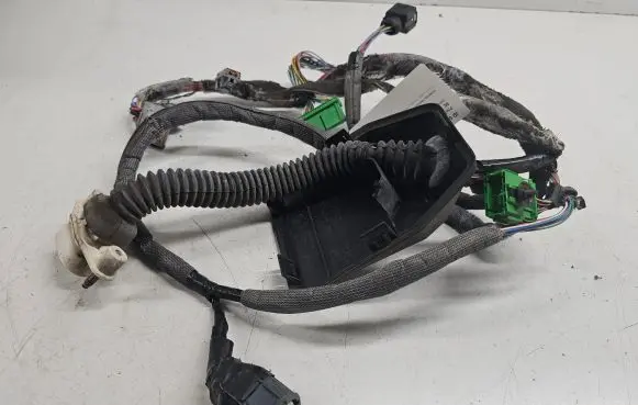 Volvo V70 Front door wiring loom 9452501