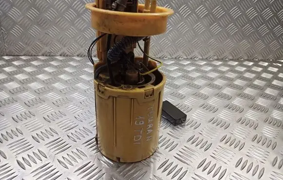 Volkswagen Touran I Mechanical fuel pump 1T0919050A