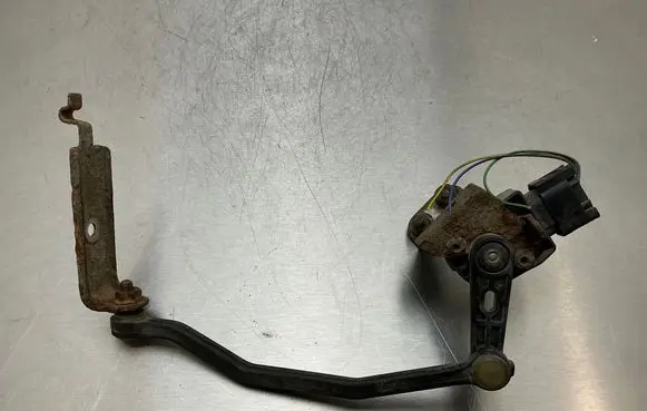 Volvo V70 Headlight/headlamp level sensor 8G9N3C097AA BL3KA 20091216