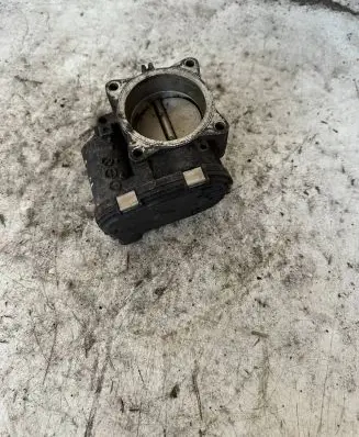 Volvo V70 Throttle valve 8677866