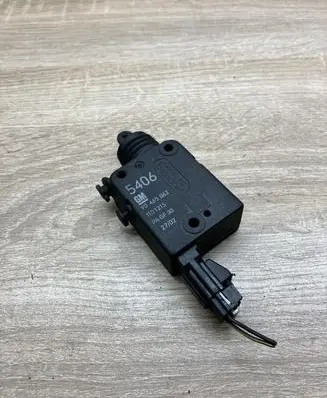Opel Vectra C Fuel tank cap lock motor 90460062 1101215